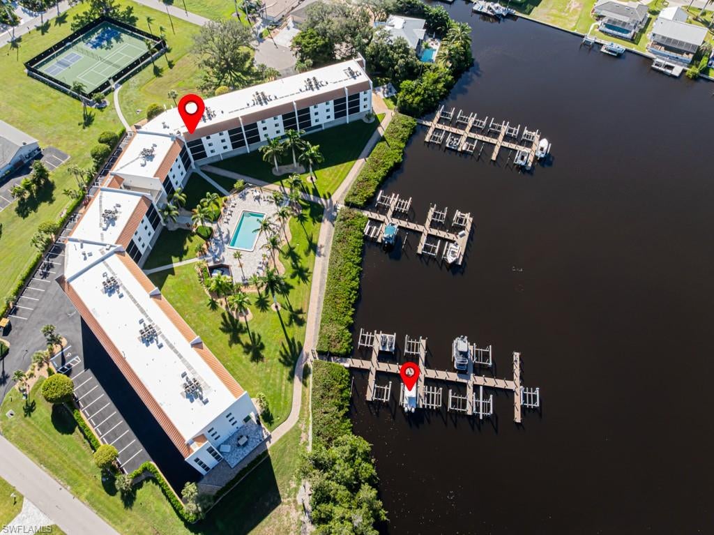 HICKORY HARBOUR - Residential
