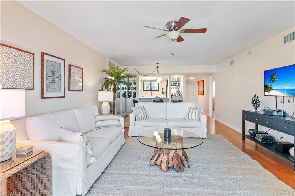 HICKORY HARBOUR - Residential