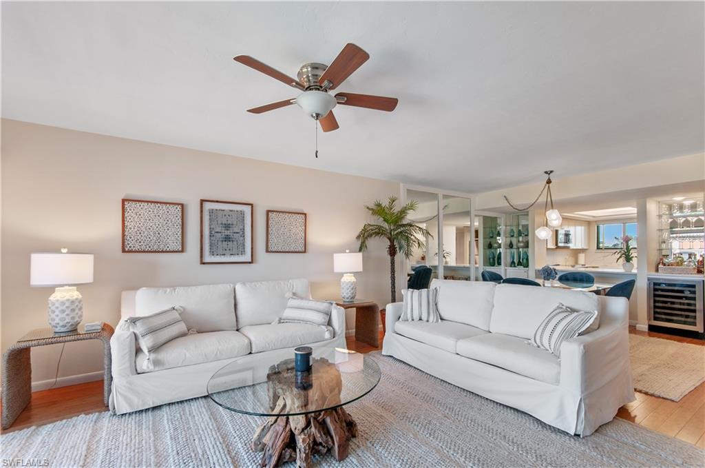 HICKORY HARBOUR - Residential