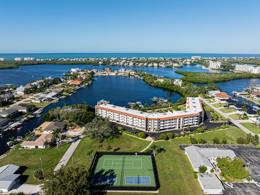 HICKORY HARBOUR - Residential