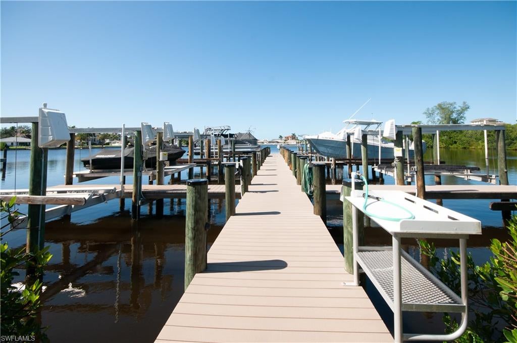 HICKORY HARBOUR - Residential