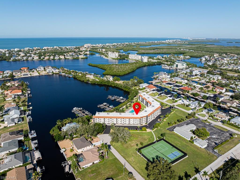 HICKORY HARBOUR - Residential