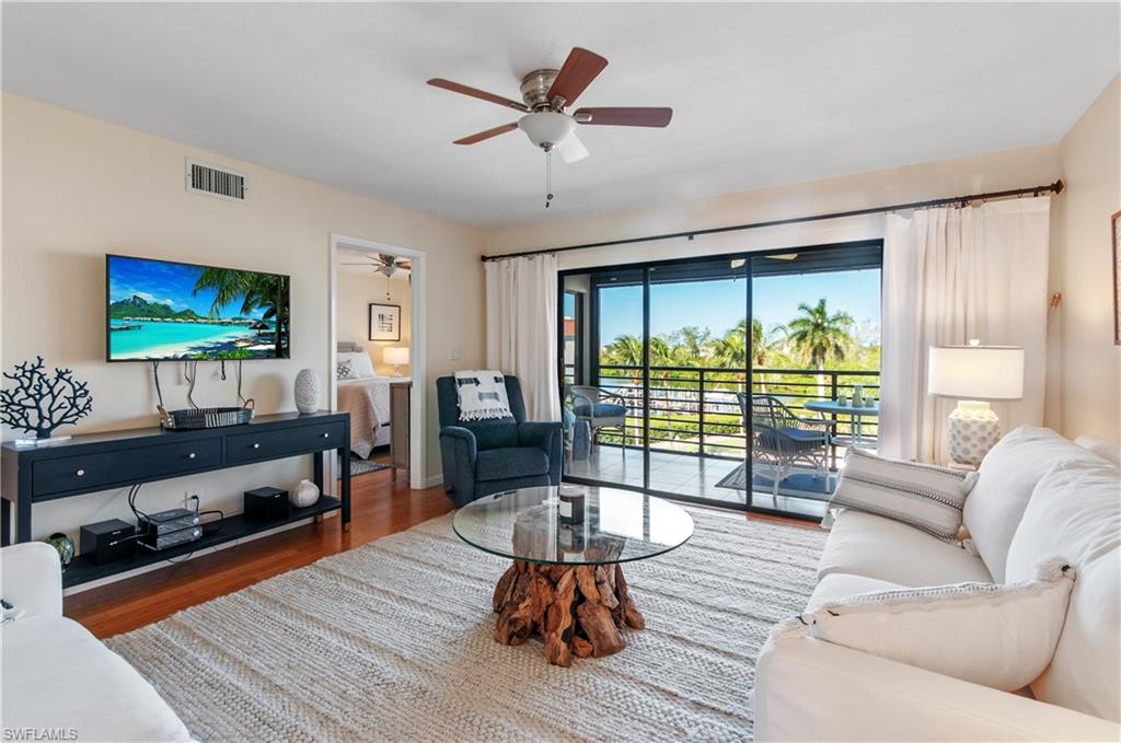 HICKORY HARBOUR - Residential
