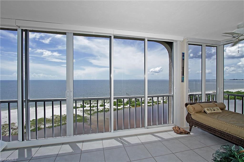 CRECIENTE CONDO SOUTH - Residential