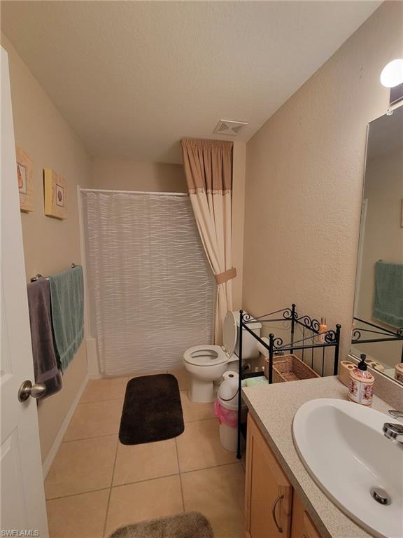 TOWN LAKES - Residential Lease
