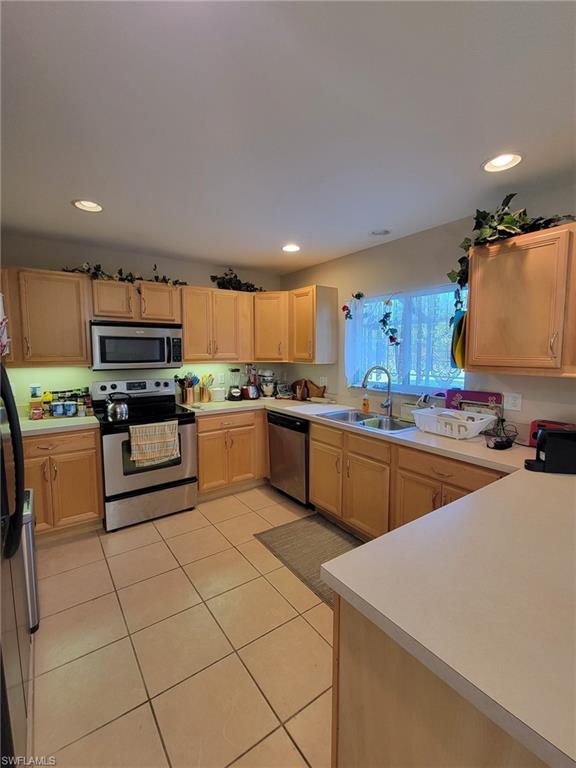 TOWN LAKES - Residential Lease