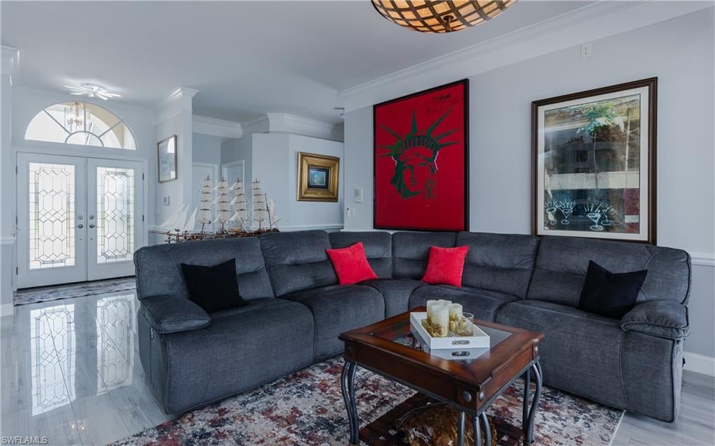 ADMIRALTY YACHT & RACQUET CLUB - Residential