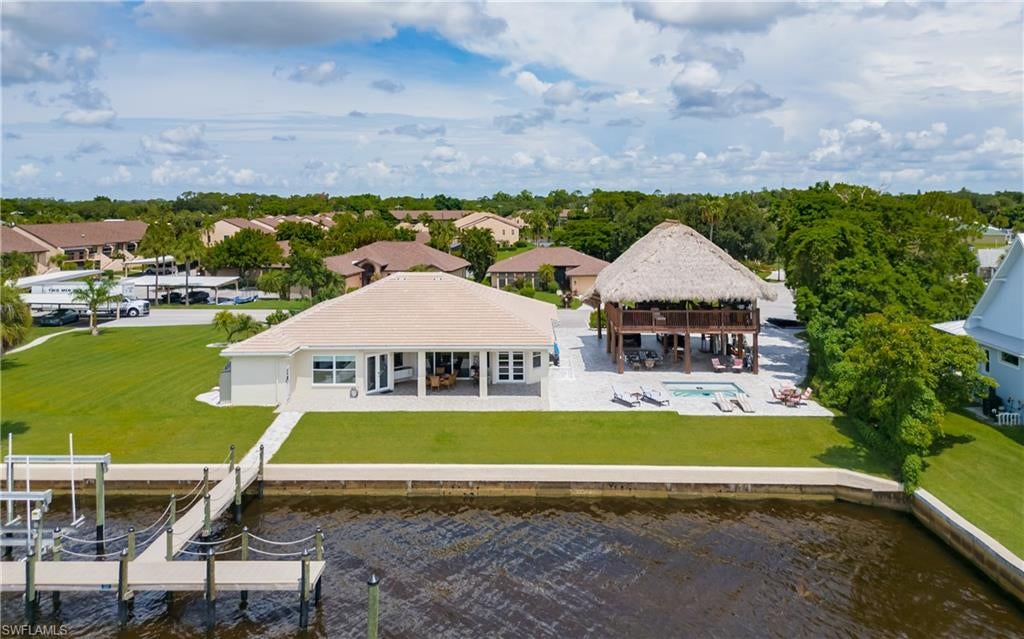 ADMIRALTY YACHT & RACQUET CLUB - Residential