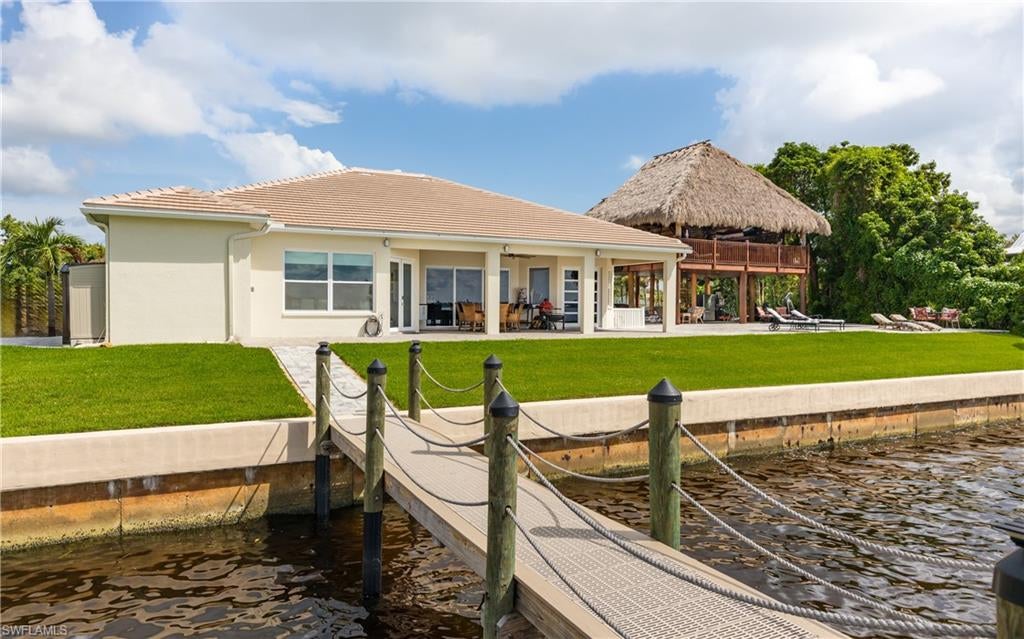 ADMIRALTY YACHT & RACQUET CLUB - Residential