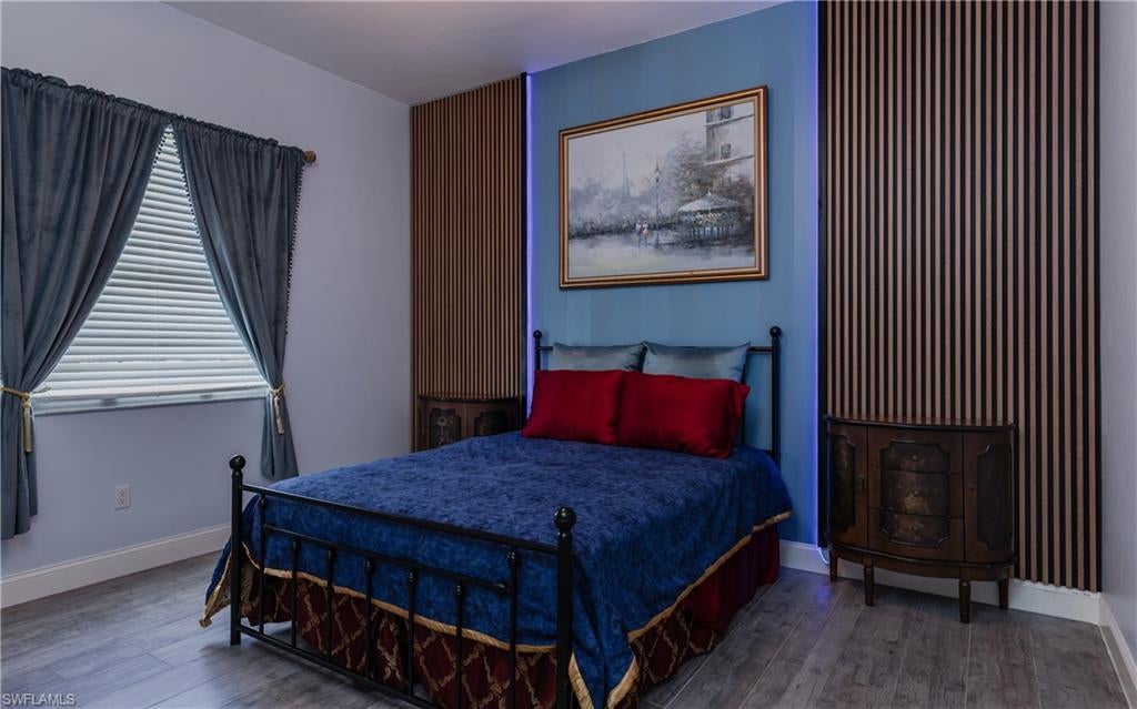 ADMIRALTY YACHT & RACQUET CLUB - Residential