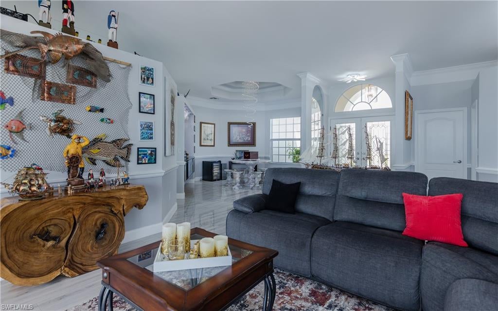 ADMIRALTY YACHT & RACQUET CLUB - Residential