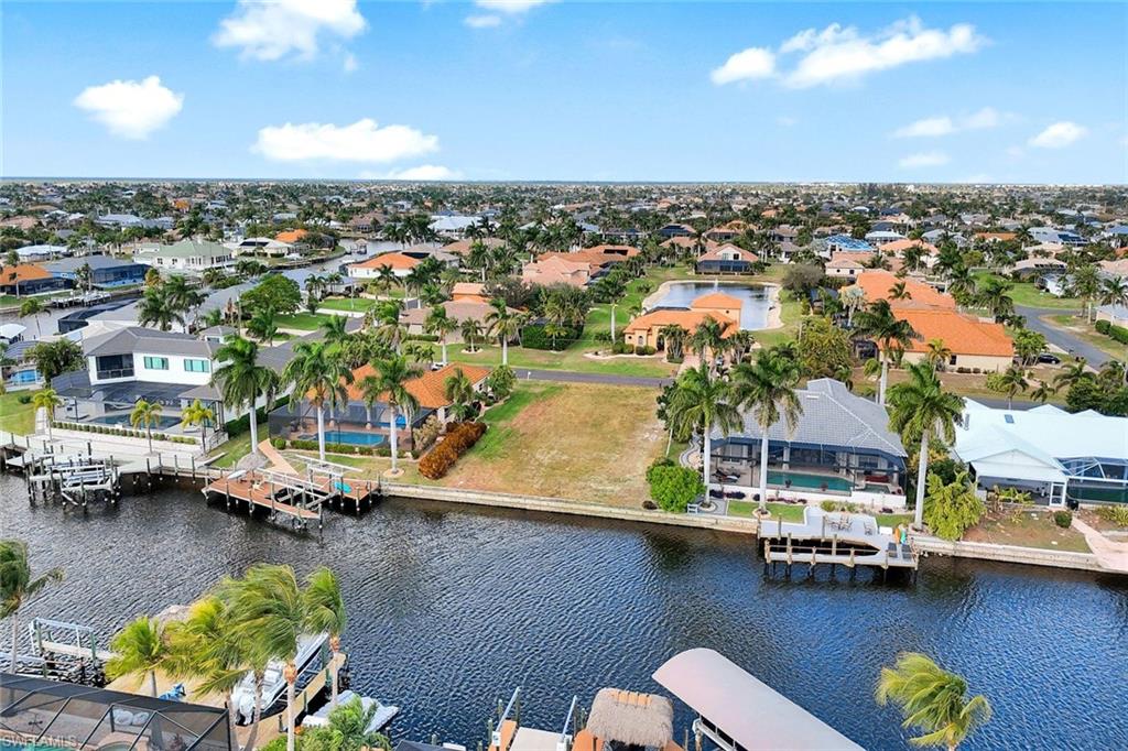 CAPE CORAL - Land