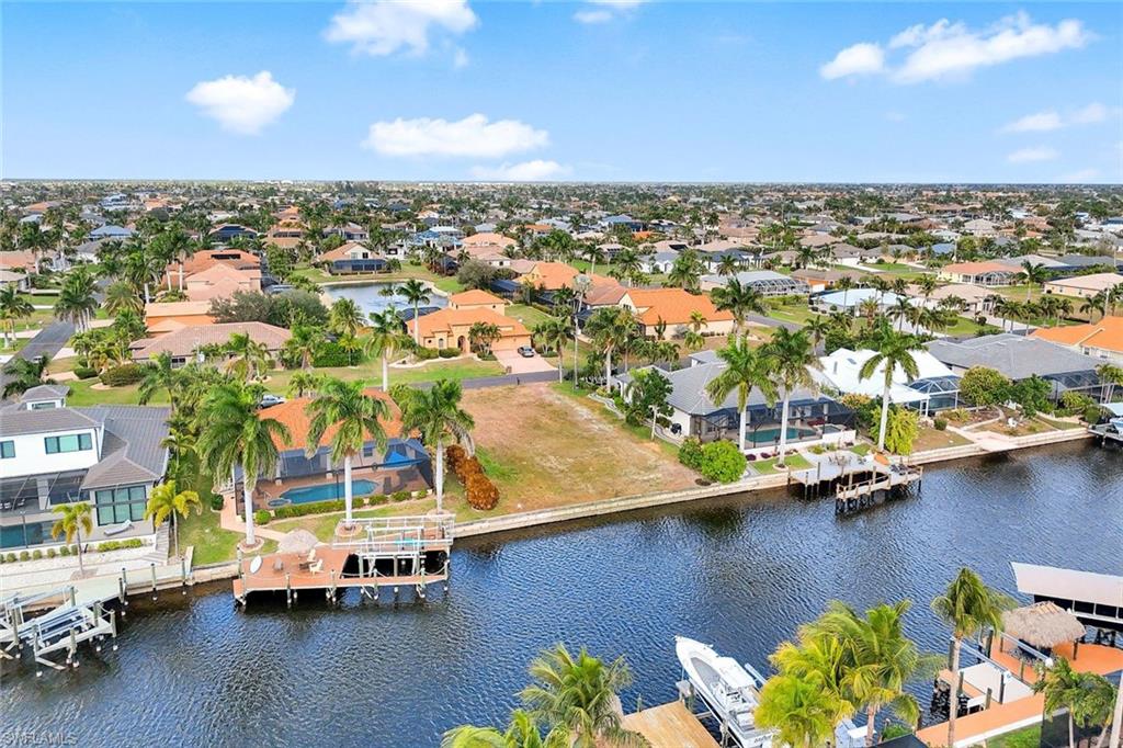 CAPE CORAL - Land
