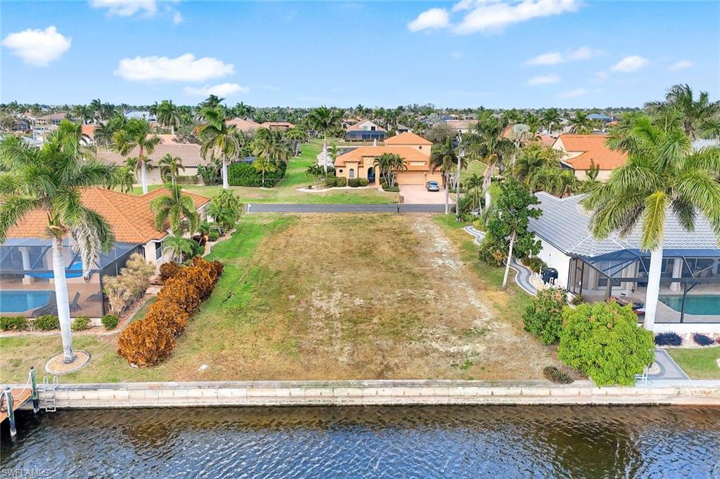 CAPE CORAL - Land