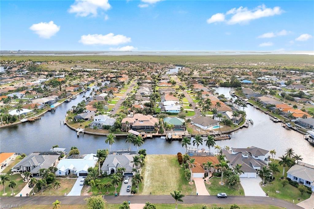 CAPE CORAL - Land