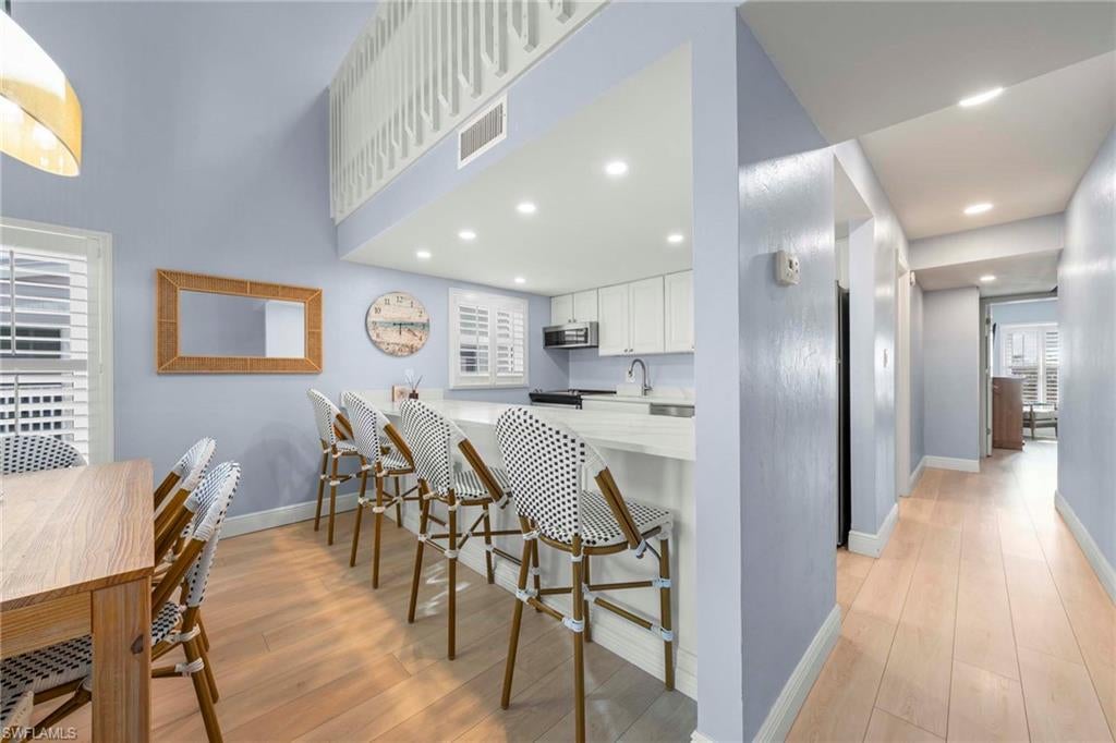 BEACH VILLAS CONDO - Residential