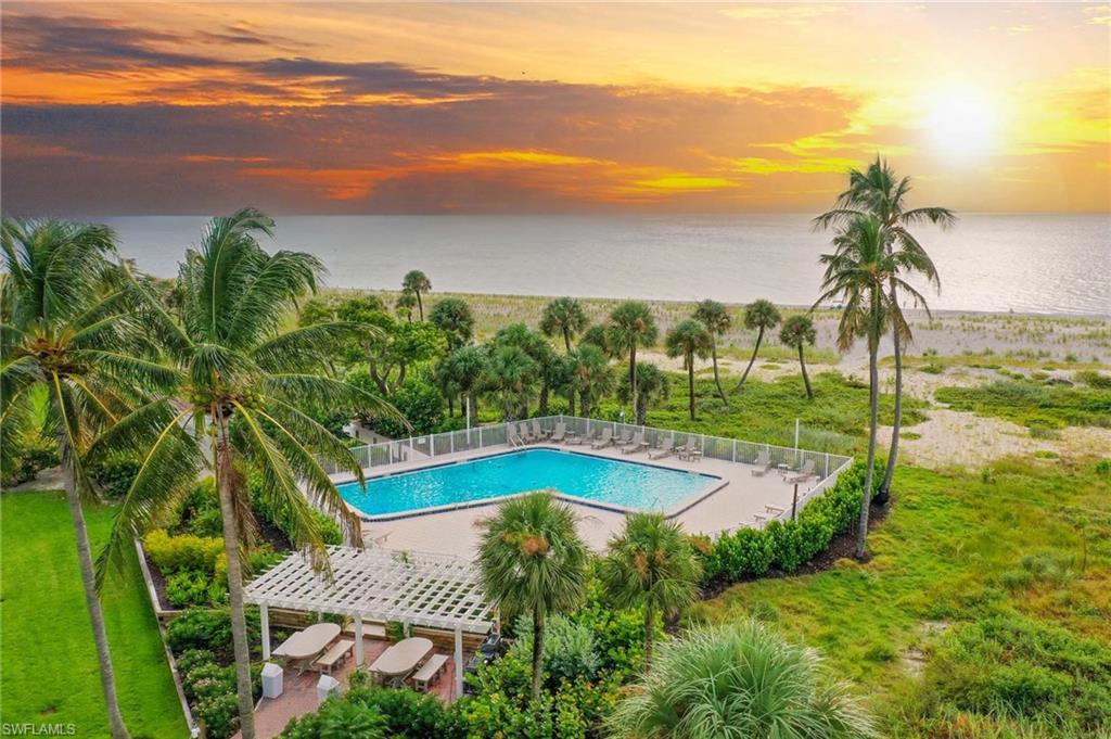 BEACH VILLAS CONDO - Residential
