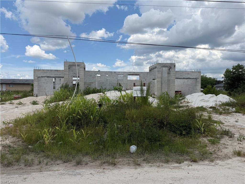 LEHIGH ESTATES - Residential Income