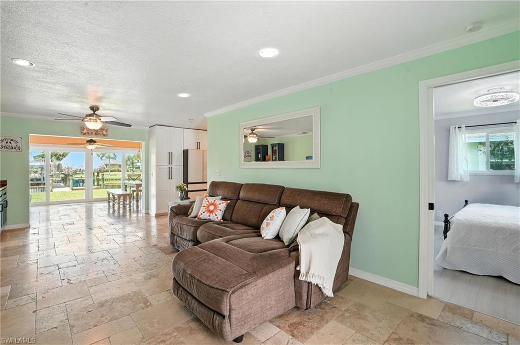 FORT MYERS SHORES - Residential
