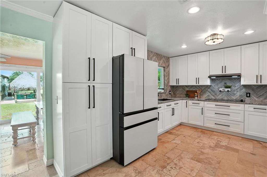 FORT MYERS SHORES - Residential
