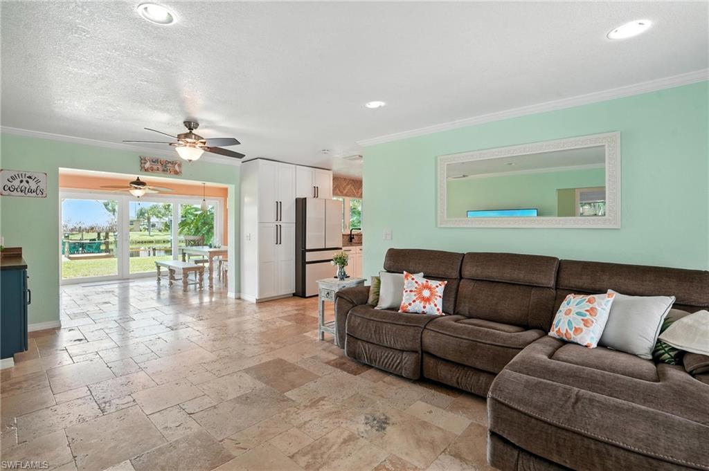 FORT MYERS SHORES - Residential