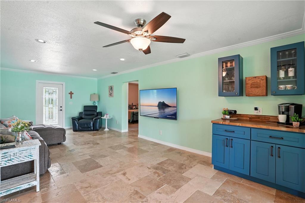 FORT MYERS SHORES - Residential