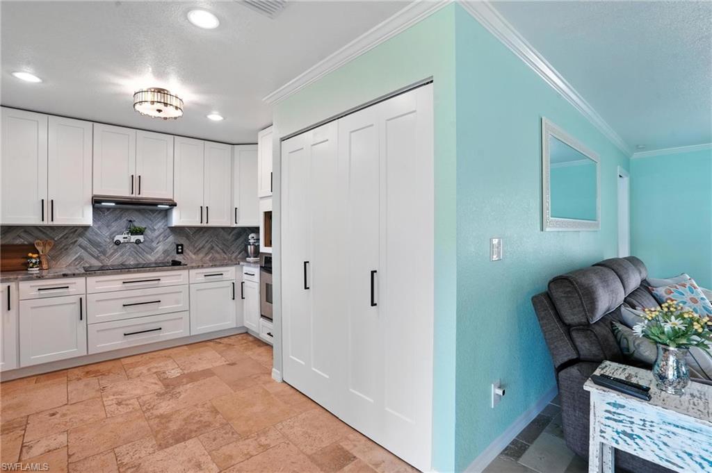 FORT MYERS SHORES - Residential