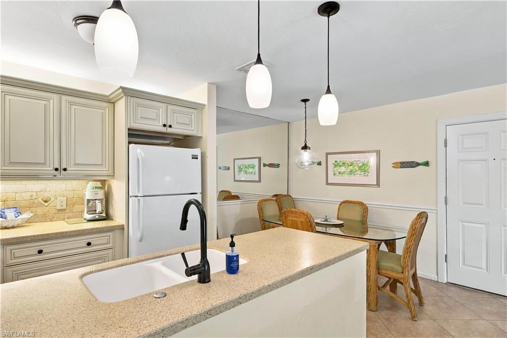 SANIBEL MOORINGS CONDO - Residential