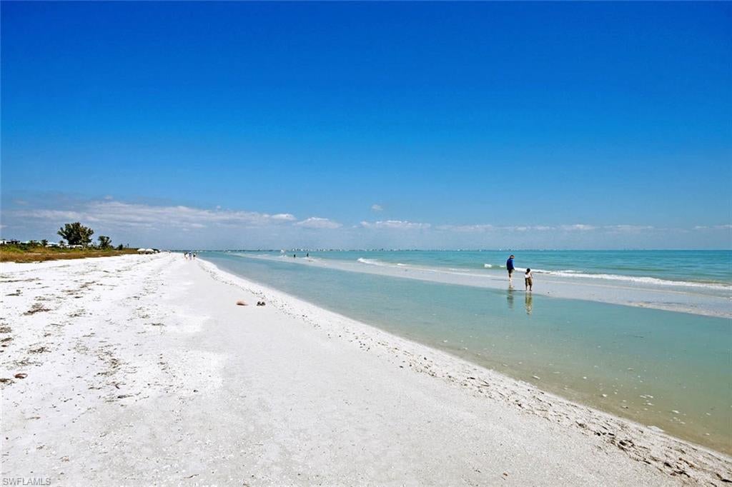 SANIBEL MOORINGS CONDO - Residential