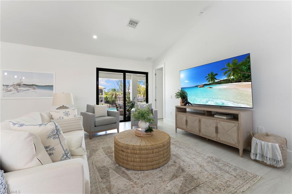 LITTLE HICKORY SHORES - Residential