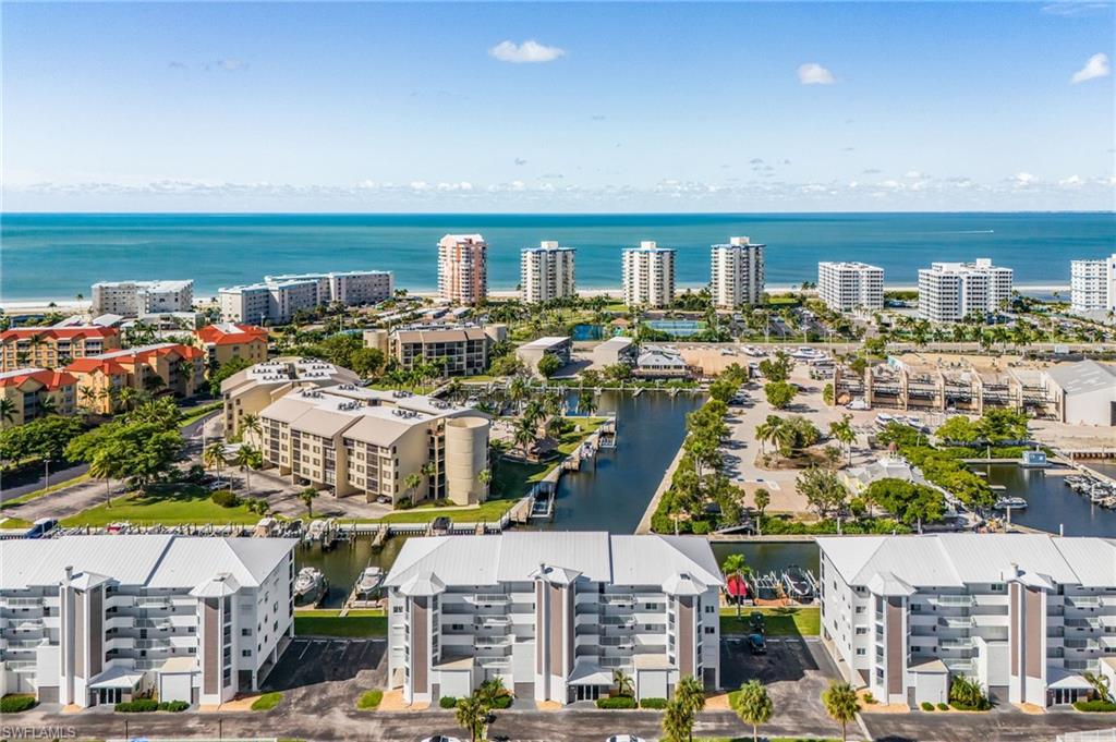 ROYAL PELICAN TOWNHOUSE - Residential
