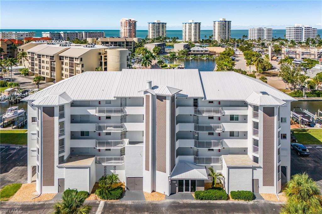 ROYAL PELICAN TOWNHOUSE - Residential