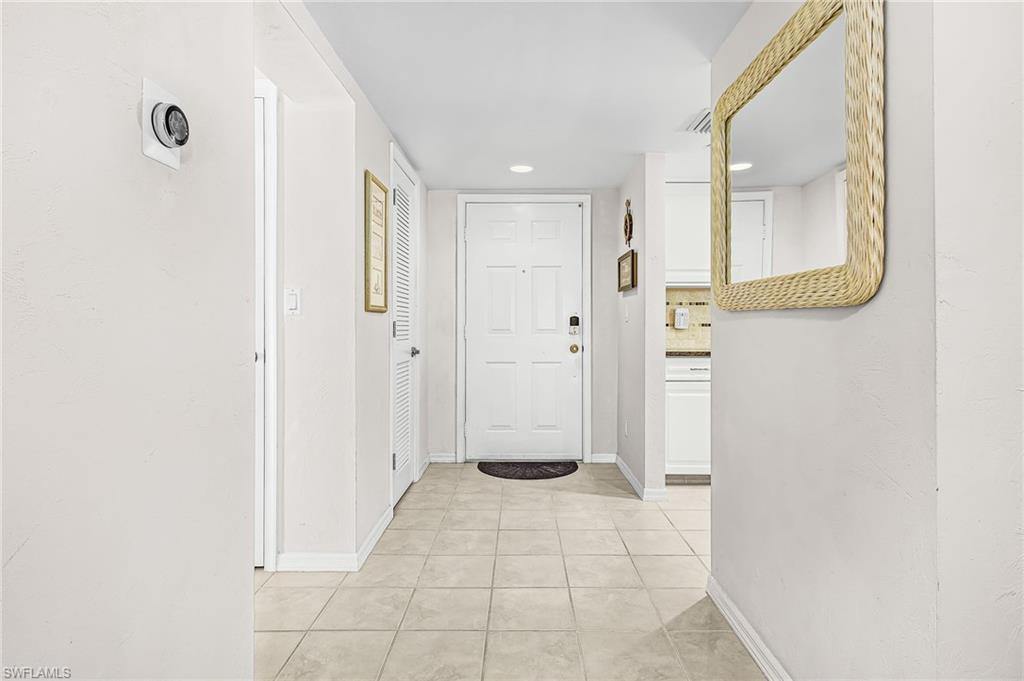 ROYAL PELICAN TOWNHOUSE - Residential