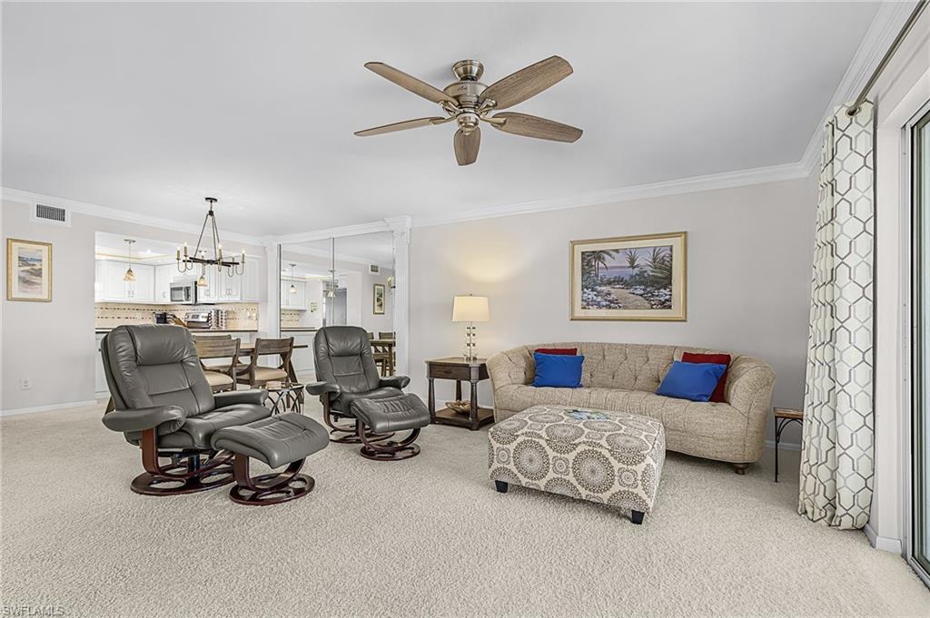 ROYAL PELICAN TOWNHOUSE - Residential