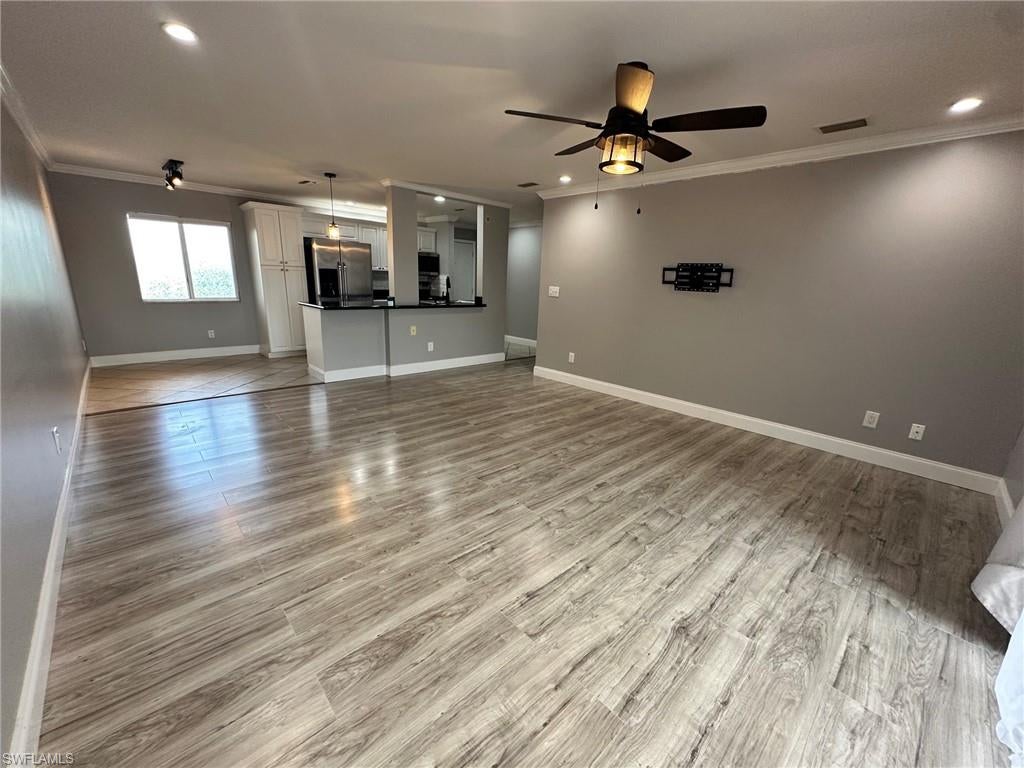 TOWERS CONDO - Residential