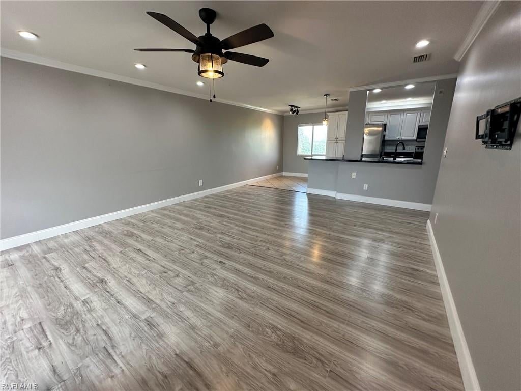 TOWERS CONDO - Residential