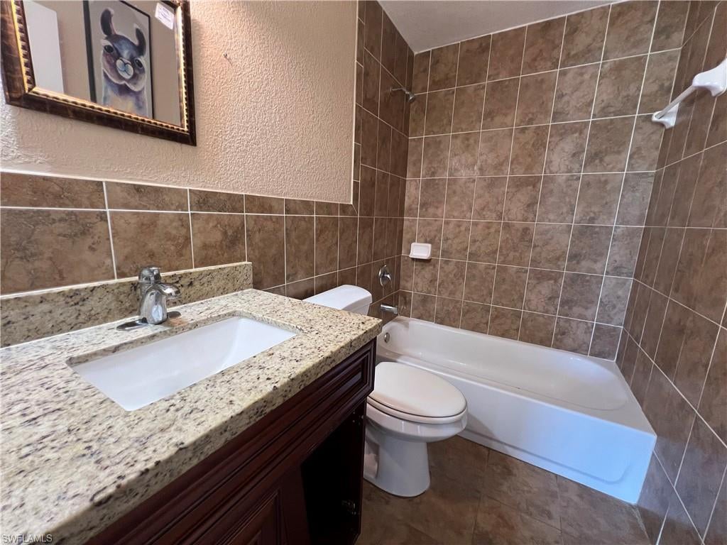 LEHIGH ESTATES - Residential Income