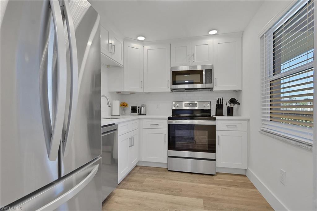 SEVEN LAKES - Residential