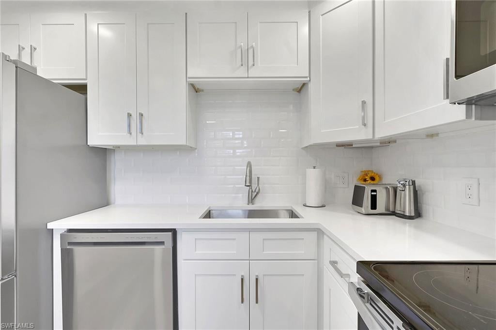 SEVEN LAKES - Residential