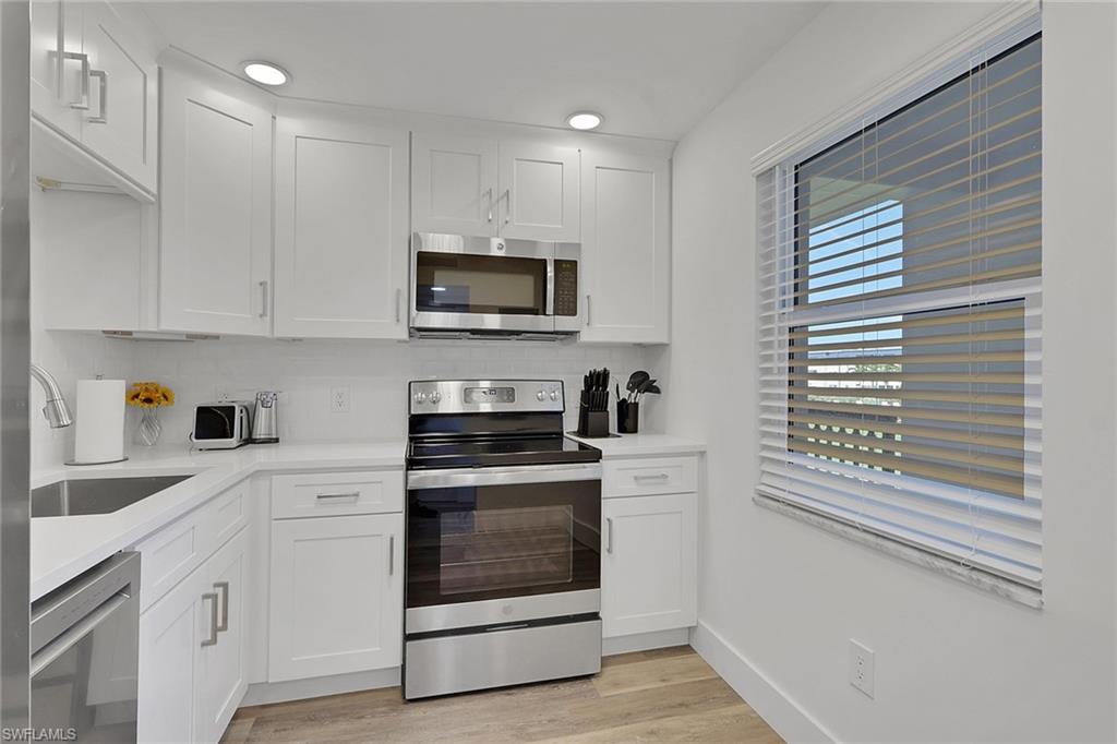 SEVEN LAKES - Residential