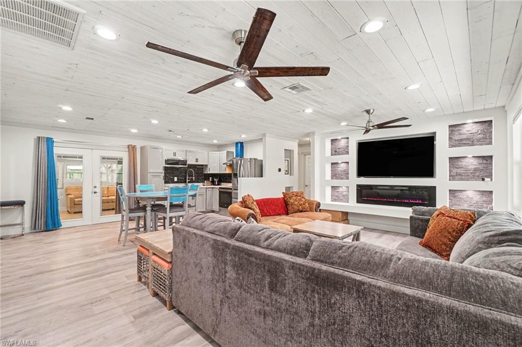 PINE ISLAND TROPICAL HOMESITES - Residential