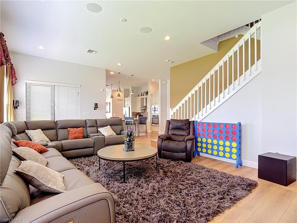 MAPLE RIDGE - Residential