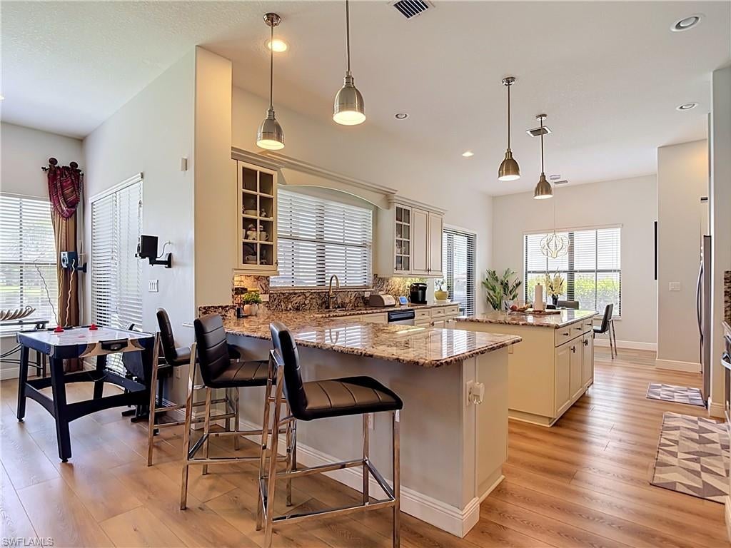 MAPLE RIDGE - Residential
