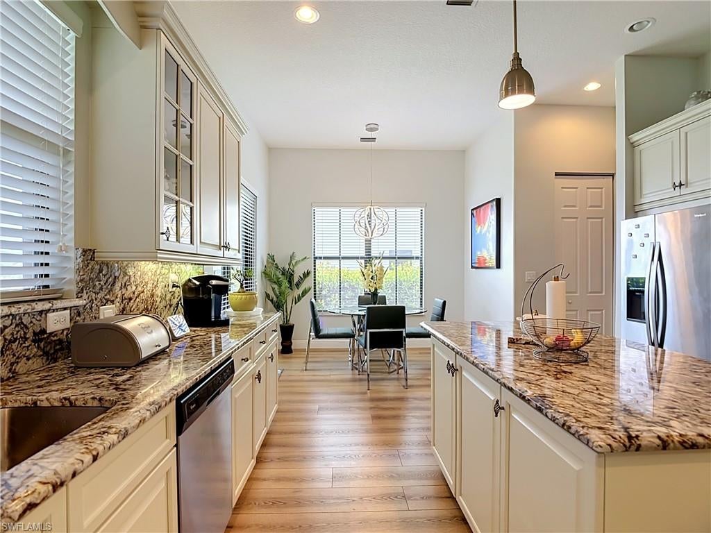 MAPLE RIDGE - Residential