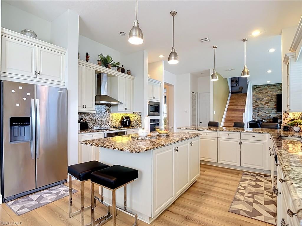 MAPLE RIDGE - Residential