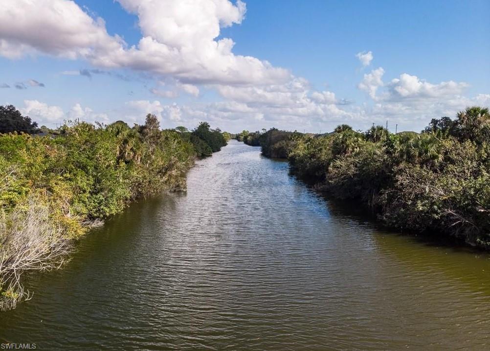 CAPE CORAL - Land