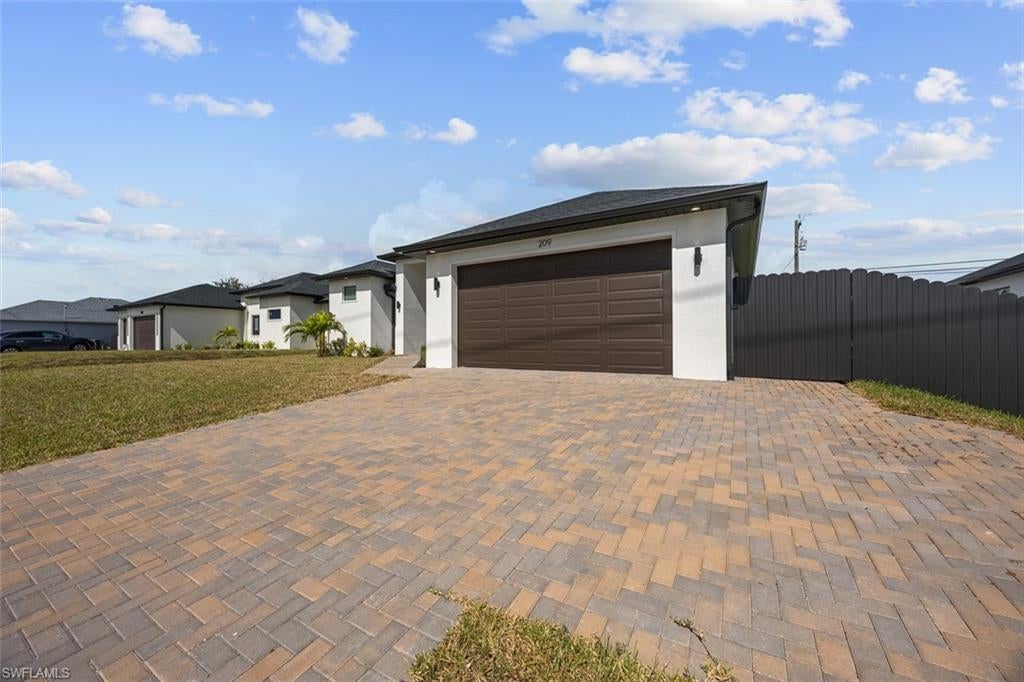 CAPE CORAL - Residential