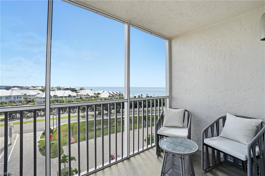BEACH AND TENNIS CLUB - Residential