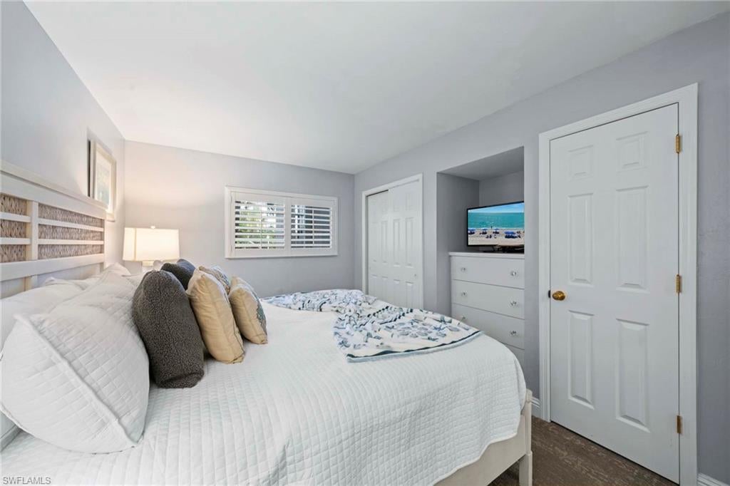 TENNIS VILLAS - Residential