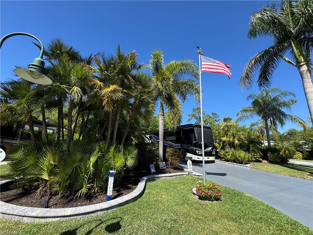 RIVERBEND MOTORCOACH RESORT - Land